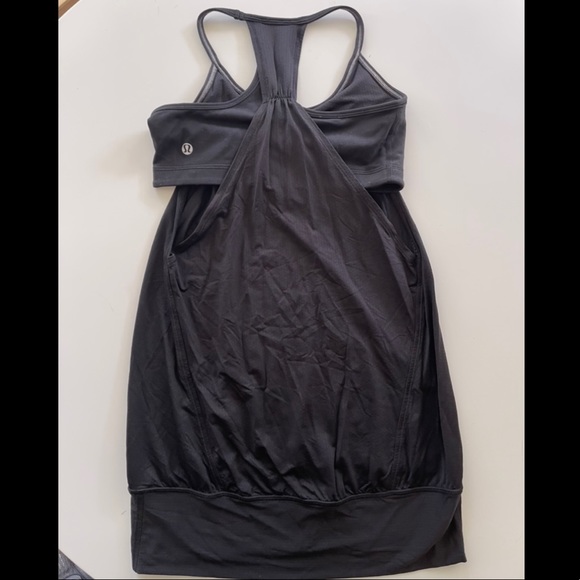 Lululemon black yoga top with bra Size 4 - Picture 3 of 3